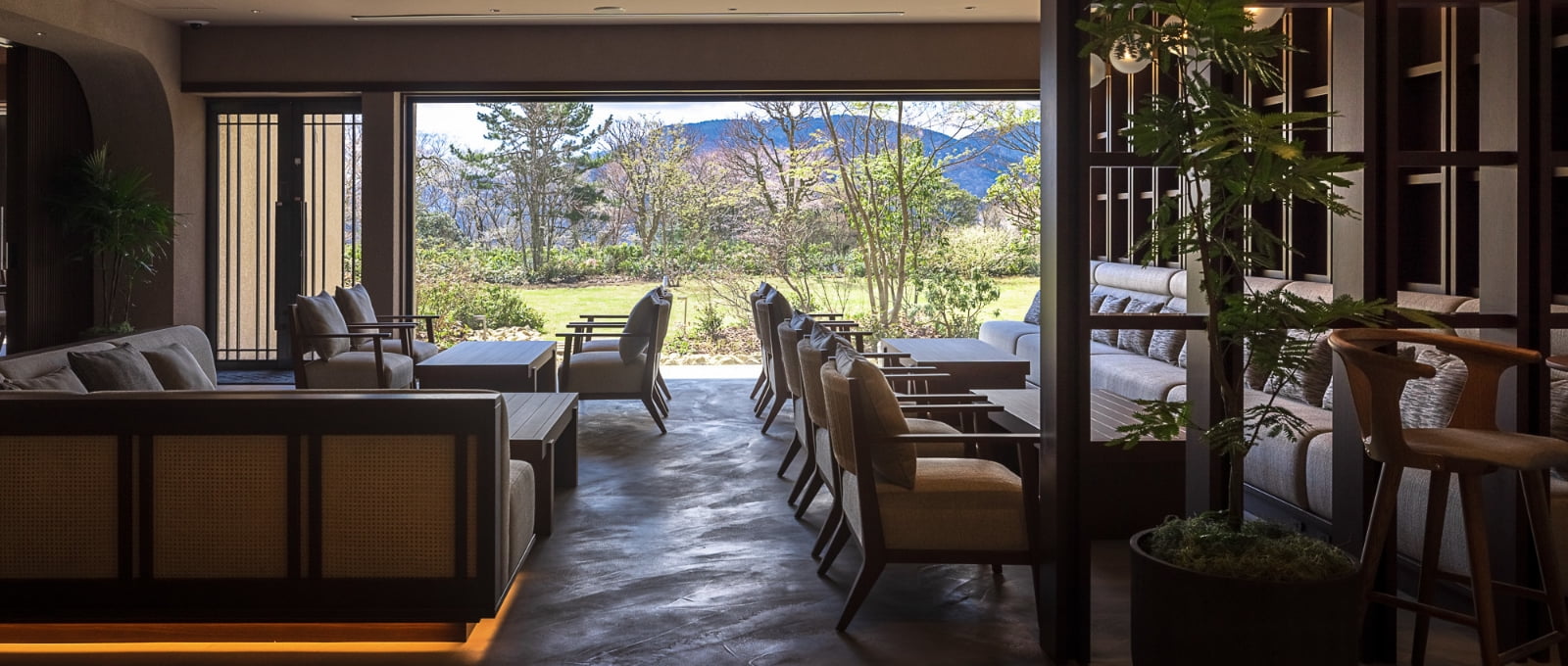 ロビーラウンジ