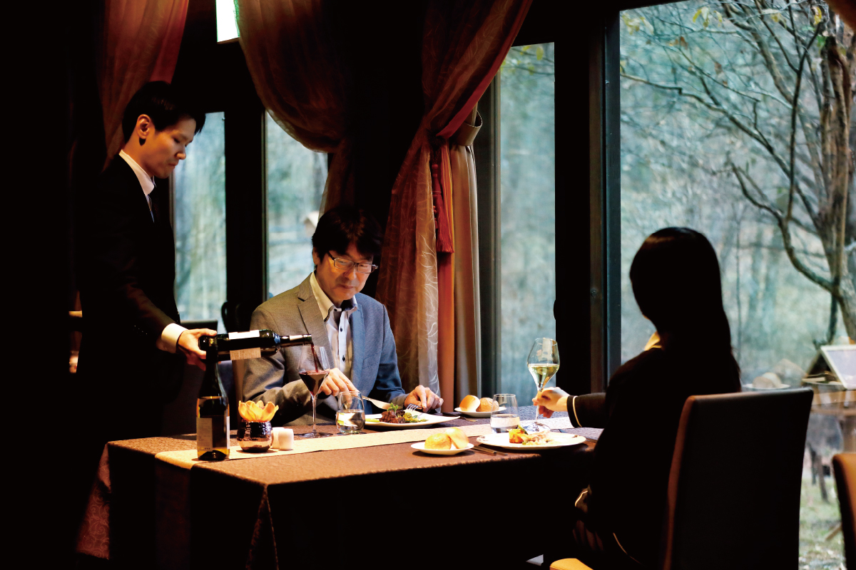 記憶に残る一皿を織り込んだ、季節を味わうフルコース