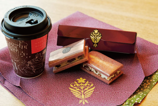 奈良の文化を体感できる観光特急「あをによし」で古都・奈良へ